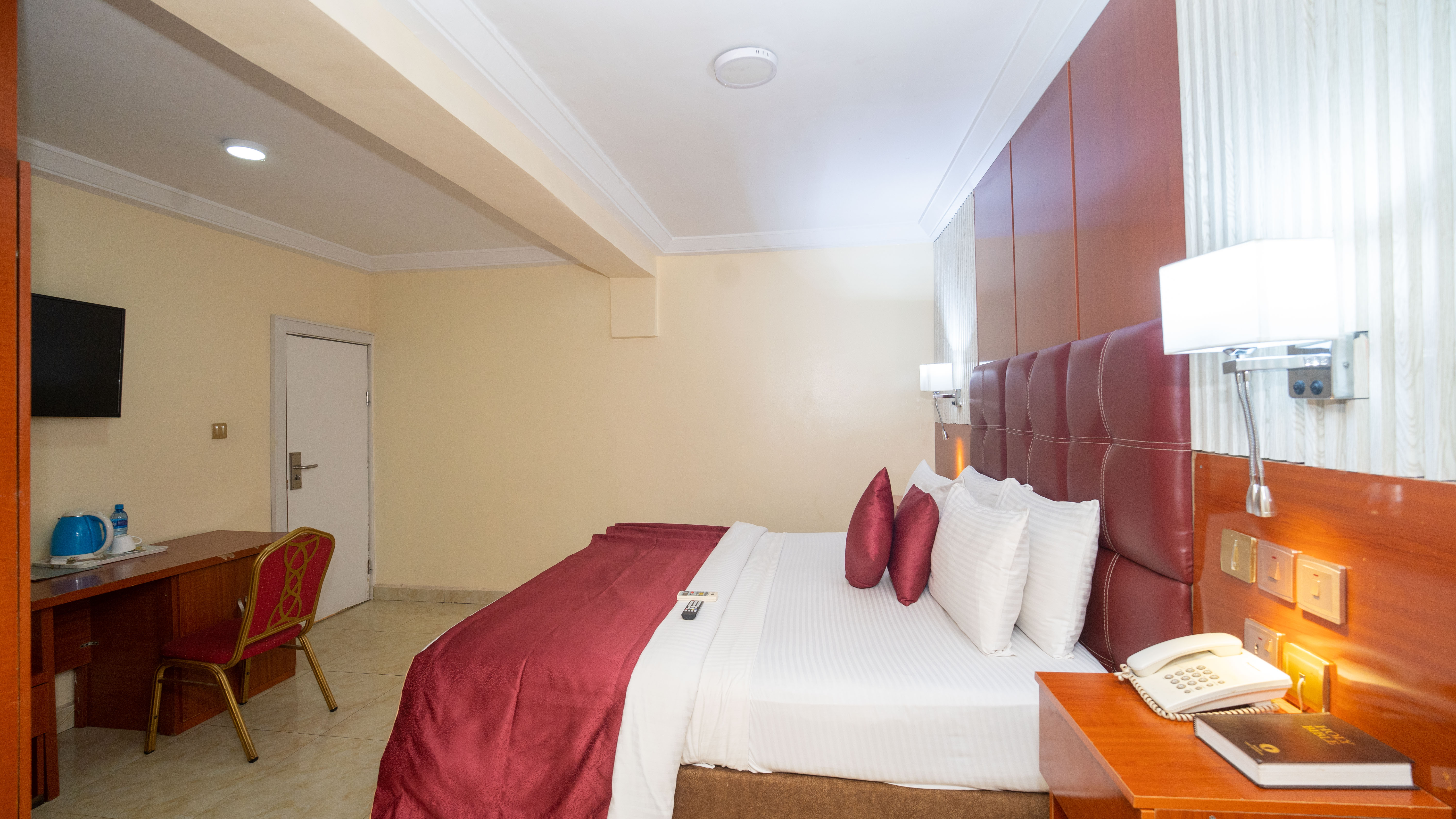Deluxe Royal Suite